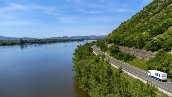 Fleet_White truck_Nature landscape